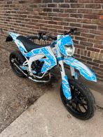 aprilia sx50 2015 supermoto style, 6 versnellingen, Zo goed als nieuw, 50 cc, Ophalen