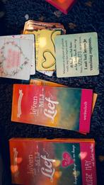 Louise Hay - Het Leven Heeft Mij Lief - Kaarten, Boeken, Spiritualiteit algemeen, Overige typen, Ophalen of Verzenden, Zo goed als nieuw