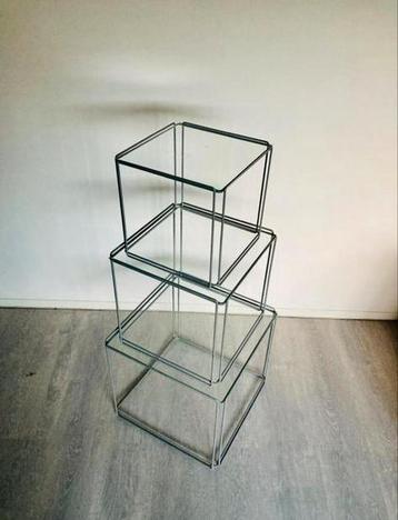 Max Sauze Isocele Atrow Nesting Tables beschikbaar voor biedingen