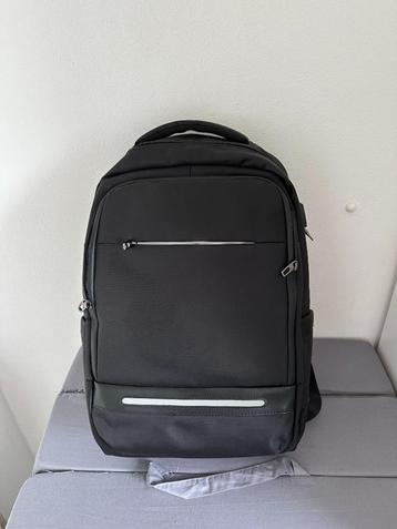Nieuw waterdicht laptoptas USB en verborgen vakken 46x31x18  beschikbaar voor biedingen