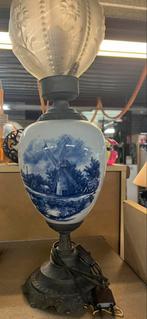 Antieke tafellamp met Delfts blauwe molen, Ophalen, Verlicht, Onbekend, Zo goed als nieuw