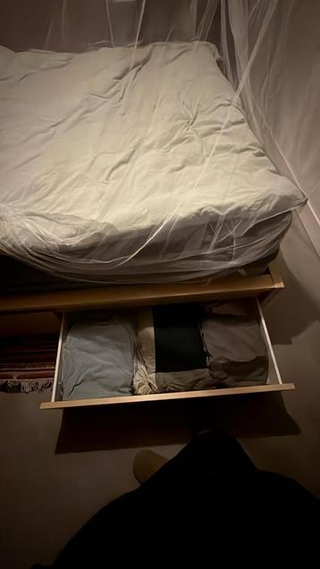 IKEA Malm Bed 160x200cm inclusief Matras en topper - afbeelding 1