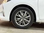 Toyota Yaris 1.5 Hybrid Dynamic 2019 NAP LED CAMERA CRUISE C, Gebruikt, 4 cilinders, Wit, Origineel Nederlands