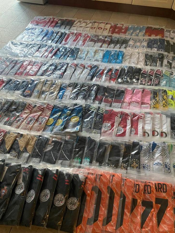 Collectie Voetbalshirts - Diverse Clubs en Maten, Sport en Fitness, Voetbal, Gebruikt, Shirt, Maat M, Ophalen of Verzenden