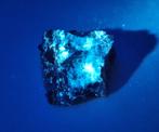 Aragoniet, Calciet - Bellerberg, Duitsland (UV LW), Ophalen of Verzenden, Mineraal