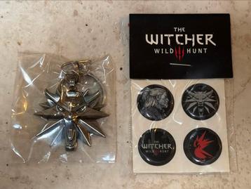 The Witcher 3 Keychain met 4 button stickers