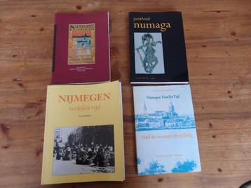 4 boeken van Nijmegen beschikbaar voor biedingen