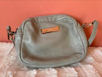 DKNY grijs crossbody schoudertasje beschikbaar voor biedingen