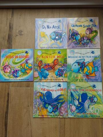 Regenboog en zijn vriendjes mini boekjes  beschikbaar voor biedingen