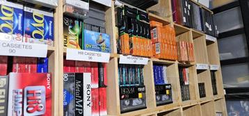 Nieuwe cassettes te koop. Mini dv, 8mm, vhs, audio tapes beschikbaar voor biedingen