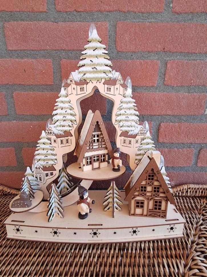 Kerstboompje van hout met ledverlichting., Diversen, Kerst, Zo goed als nieuw, Ophalen of Verzenden