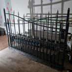 Metalen Inrijpoort met hekwerk sier opknap. 26 meter, Tuin en Terras, Ophalen, Gebruikt, IJzer, Sierhekwerk
