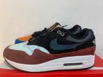 Nike Air Max 1 D’Aaron Fox Swipa 42, Kleding | Heren, Schoenen, Ophalen of Verzenden, Zo goed als nieuw, Overige kleuren