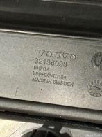 Volvo XC40 Facelift Onder Grille 32136098, Ophalen of Verzenden, Gebruikt, Voor