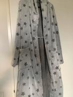 Badjas zacht/mooi grijs met motief, 2 zakken, Kleding | Dames, Pyjama's, Ophalen of Verzenden, Nieuw, Maat 42/44 (L)
