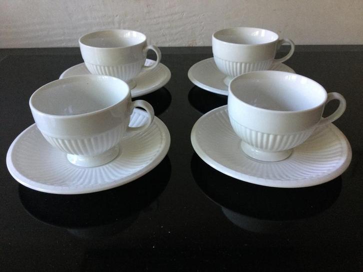 Carl Weill Ambassador thee kop en schotels nieuwstaat! (4), Huis en Inrichting, Keuken | Servies, Zo goed als nieuw, Kop(pen) en/of Schotel(s)