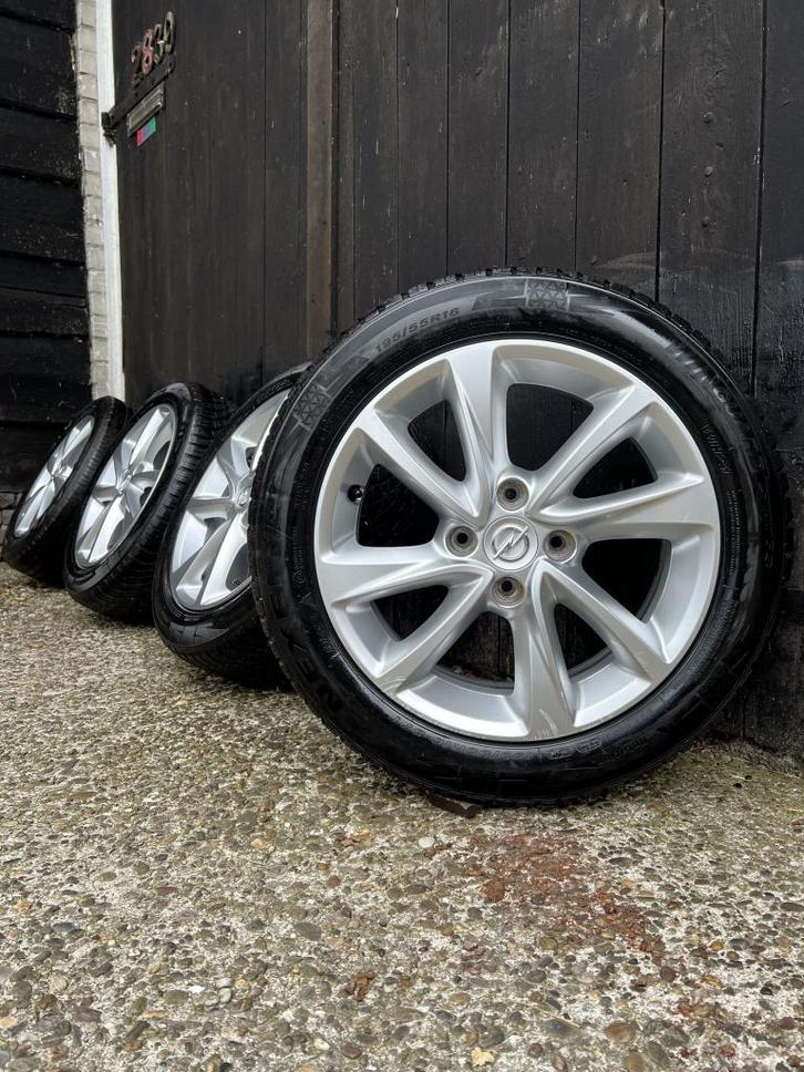Originele Opel Corsa f 1.2 velgen Peugeot 16” winter 4x108, Auto-onderdelen, Banden en Velgen, Banden en Velgen, Winterbanden