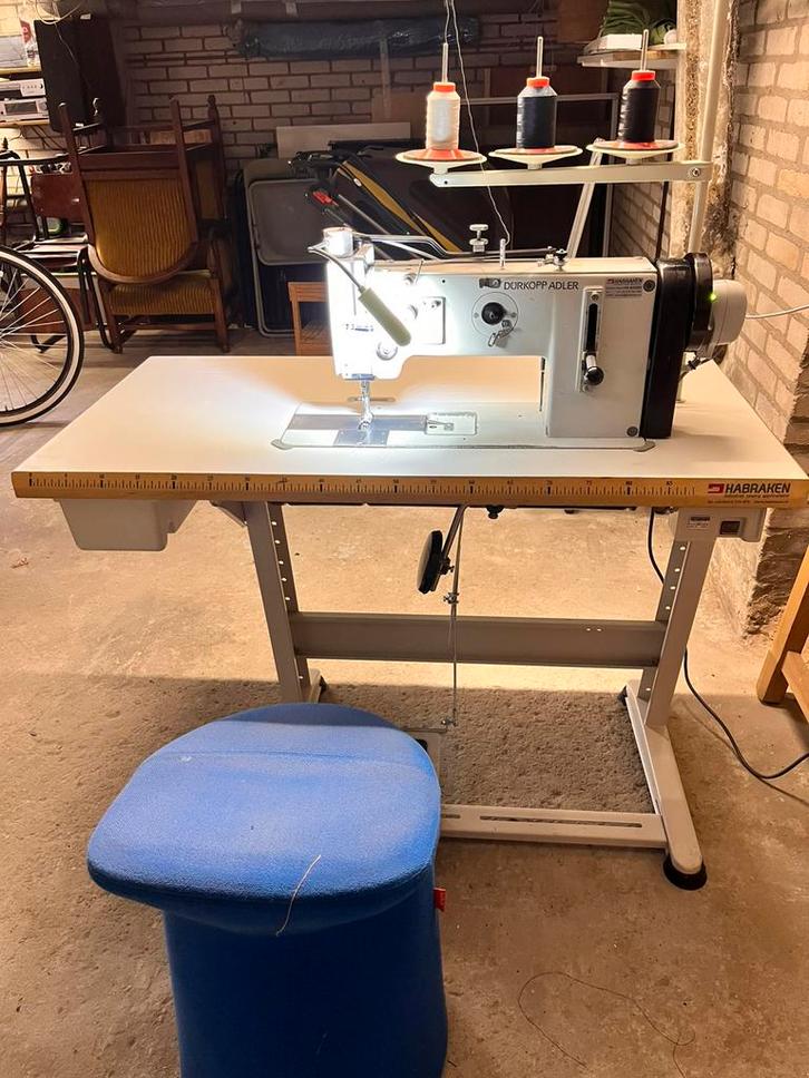 Durkopp Adler 267 industriële naaimachine 3voudig transport, Hobby en Vrije tijd, Naaimachines en Toebehoren, Gebruikt, Naaimachine
