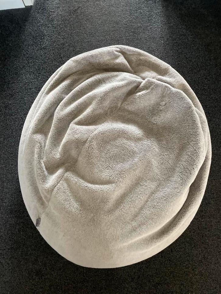 Comfortabele Zitzak - Loungepug, Huis en Inrichting, Zitzakken, Zo goed als nieuw, Zitzak, Grijs, Ophalen