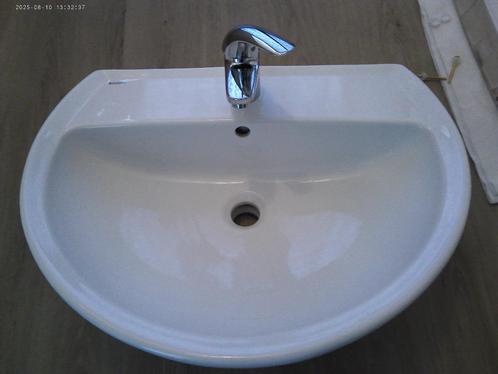 Wastafel met Grohe kraan en planchet, Huis en Inrichting, Badkamer | Badkamermeubels, Zo goed als nieuw, Wasbak of Wastafel, Minder dan 100 cm