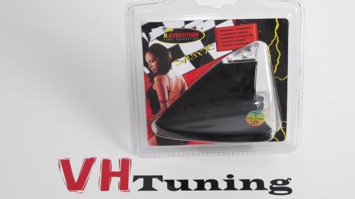 R. EVOLUTION 13864 haaienvin antenne zwart LED multi colour, Auto diversen, Tuning en Styling, Ophalen of Verzenden