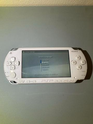 Sony PSP, inclusief spellen en opbergtasje. beschikbaar voor biedingen