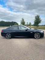 BMW 5-Serie 3.0 M550d Xdrive AUT 2013 Zwart BOMVOL!! B&O, Auto's, Automaat, 221 €/maand, Euro 6, 2993 cc