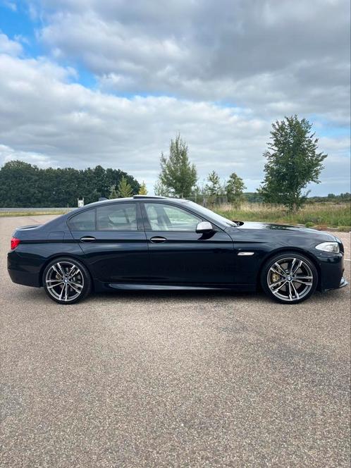BMW 5-Serie 3.0 M550d Xdrive AUT 2013 Zwart BOMVOL!! B&O, Auto's, BMW, Particulier, 5-Serie, 360° camera, 4x4, ABS, Achteruitrijcamera