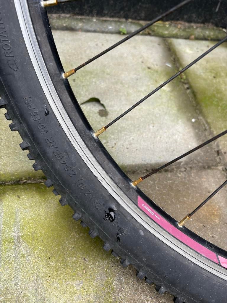 Cube Kinderfiets 24 inch - Roze, Fietsen en Brommers, Fietsen | Meisjes, Ophalen of Verzenden, Gebruikt, 24 inch, Handrem