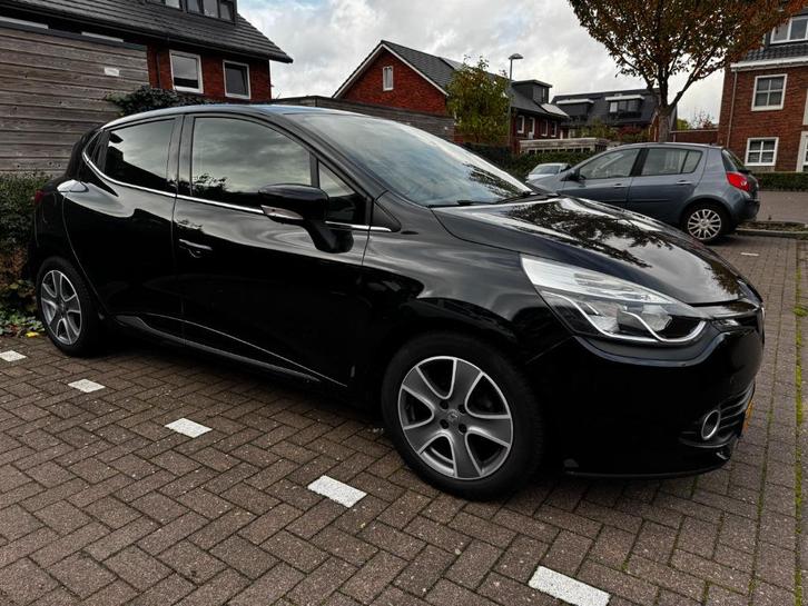 Renault Clio 0.9 TCE 66KW 5-DRS 2015 Zwart, Auto's, Renault, Particulier, Clio, ABS, Airbags, Airconditioning, Android Auto, Apple Carplay