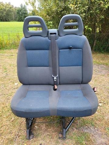 Bank voor bus of camper wil ook graag ruilen tegen 2 stoelen beschikbaar voor biedingen