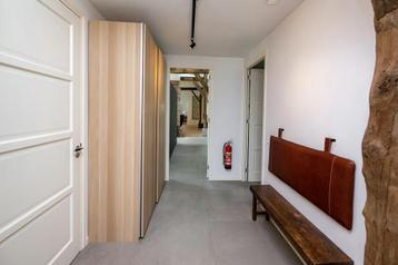 Houten Zitbank beschikbaar voor biedingen