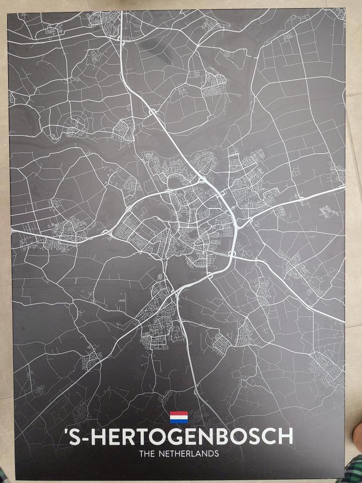 Displate - L - Nederland - 's-Hertogenbosch, Huis en Inrichting, Woonaccessoires | Schilderijen, Tekeningen en Foto's, Zo goed als nieuw