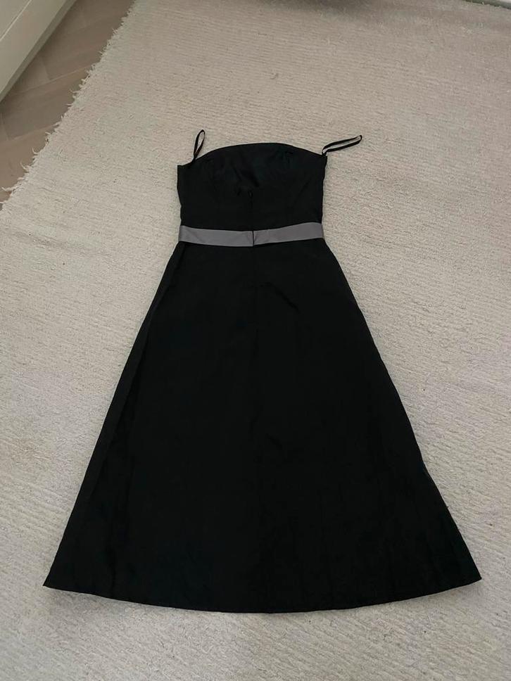 Zwarte Vero Moda Jurk - Maat 36 nieuw zwart satijn, Kleding | Dames, Jurken, Zo goed als nieuw, Maat 36 (S), Zwart, Onder de knie