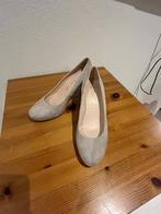 beige pump unisa, Pumps, Beige, Ophalen of Verzenden, Zo goed als nieuw