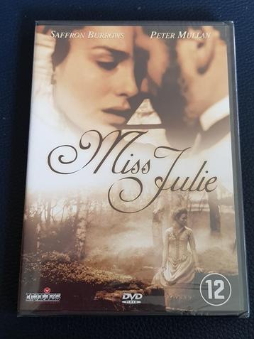 	 miss Julie beschikbaar voor biedingen