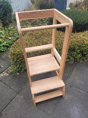 Houten Leertoren - Nette Staat beschikbaar voor biedingen