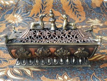 Mooie originele oude Oosterse wierook brander 15,7 cm. beschikbaar voor biedingen