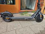 Mooie steps, Fietsen en Brommers, Steps, Ophalen of Verzenden, Zo goed als nieuw, Elektrische step (E-scooter)