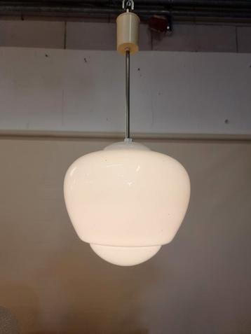 Vintage hanglampen jaren 60 pendellamp melkglas  beschikbaar voor biedingen
