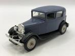 Norev 6 Peugeot 201 grijs/blauw -MATIG- bodem bol -M24, Hobby en Vrije tijd, Modelauto's | 1:43, Gebruikt, Auto, Norev, Ophalen of Verzenden