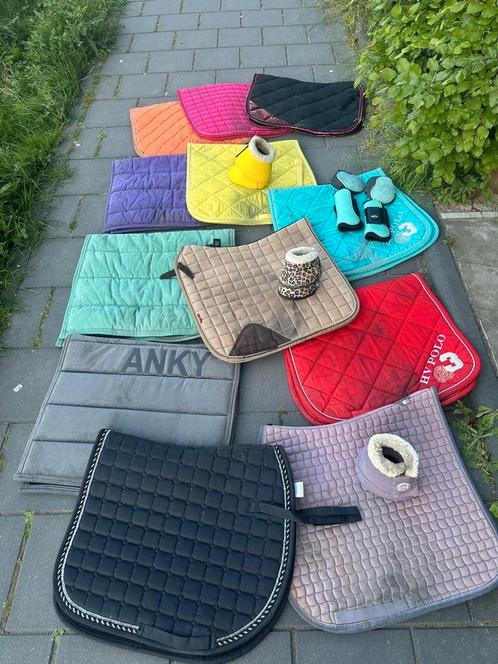 Allerlei paarden spullen. Dekjes, peeskappen, springschoenen, Dieren en Toebehoren, Paarden en Pony's | Dekens en Dekjes, Zo goed als nieuw