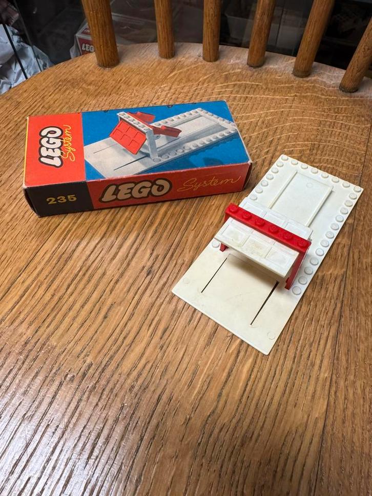 Oude lego garage plaat set 235 jaren 50 vintage 1:87, Kinderen en Baby's, Speelgoed | Duplo en Lego, Zo goed als nieuw, Lego, Complete set
