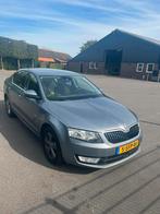 Skoda Octavia 1.6 TDI 77KW 7-DSG 2013 Grijs, Auto's, Origineel Nederlands, Te koop, Zilver of Grijs, 5 stoelen