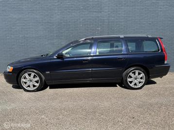 Volvo V70 2.5T 210pk Geartr. Summum - schuifdak beschikbaar voor biedingen