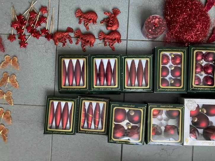Complete set kerstboomversiering rood en glitter heel veel, Diversen, Kerst, Zo goed als nieuw, Ophalen of Verzenden