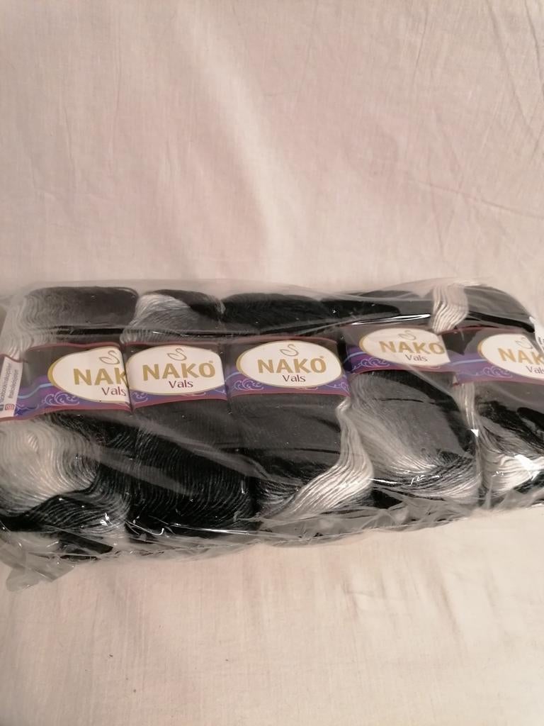 Nako Vals Verloopgaren Zwart Wit - 5 Bollen, Ophalen of Verzenden, Nieuw, Breien of Haken, Wol of Garen