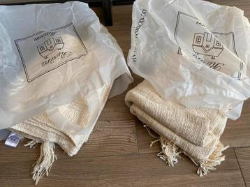 2 nieuwe plaids van riviera maison beschikbaar voor biedingen