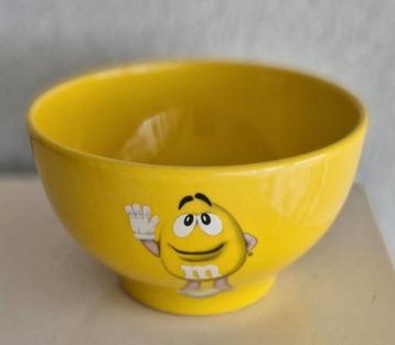 Gele M&M Schaal beschikbaar voor biedingen