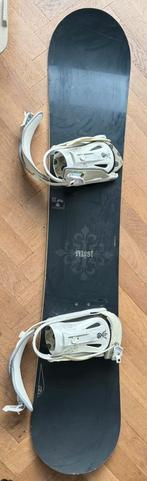 F2 Snowboard + bindingen + tas, Ophalen, Gebruikt, Board